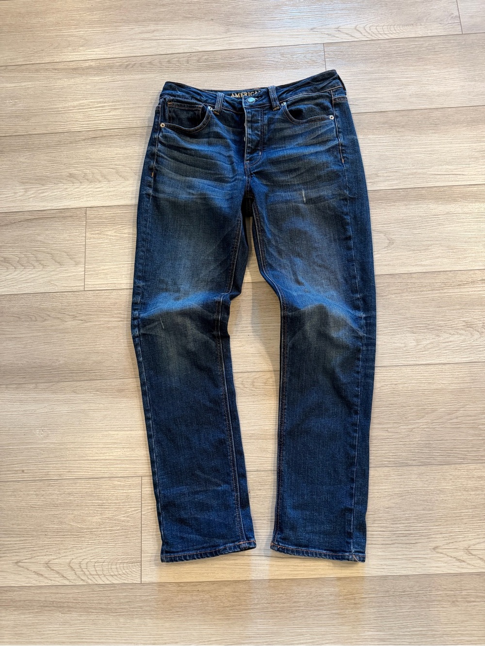 American Eagle Tomgirl Crop Jeans Womens SZ 4 Denim Mid Rise Button Fly Straight